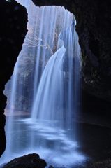 春の鍋ケ滝
