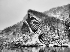 考える山