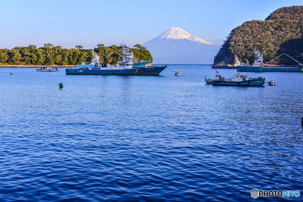 船と富士山