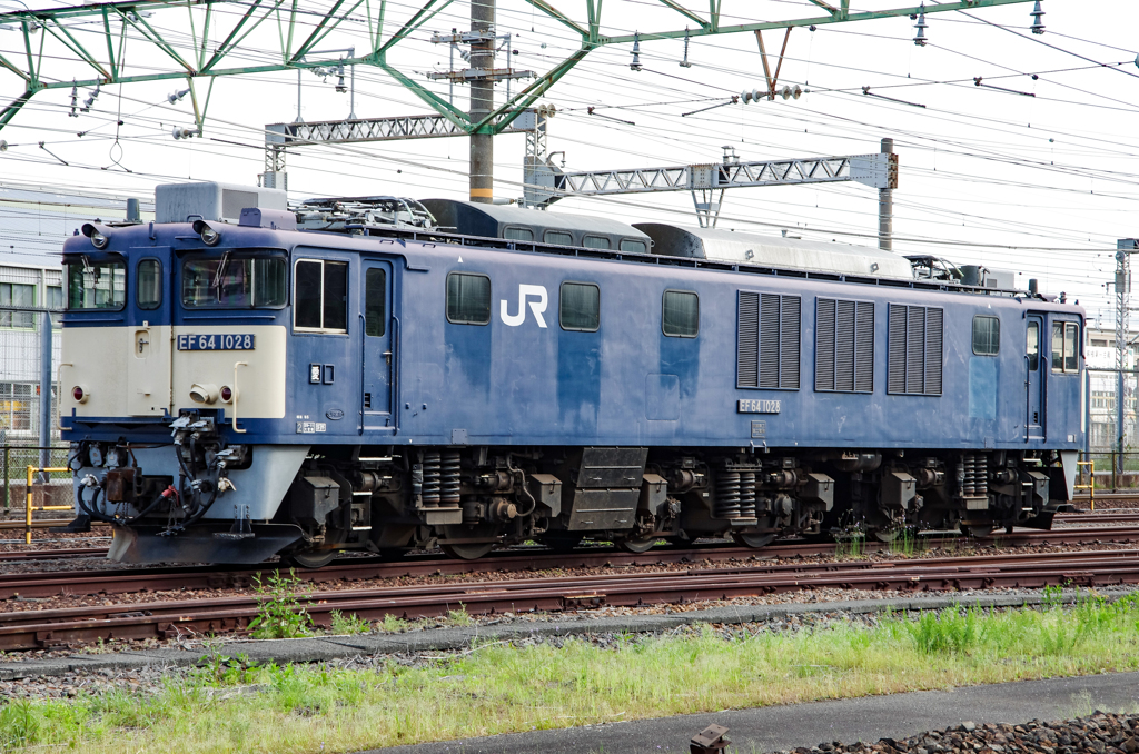 EF64-1028