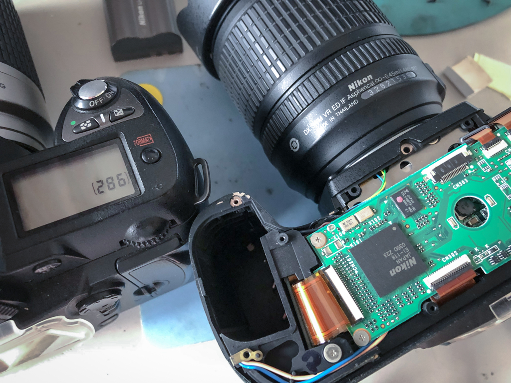 Nikon D70の修理