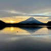 夜明けの精進湖