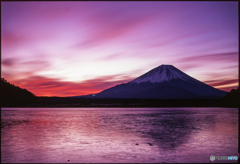 夜明けの富士山