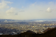 山形　冬　西蔵王から見る山形市内