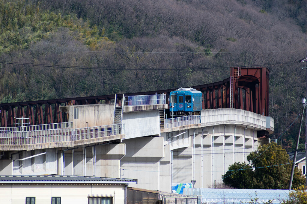 曲がった鉄橋