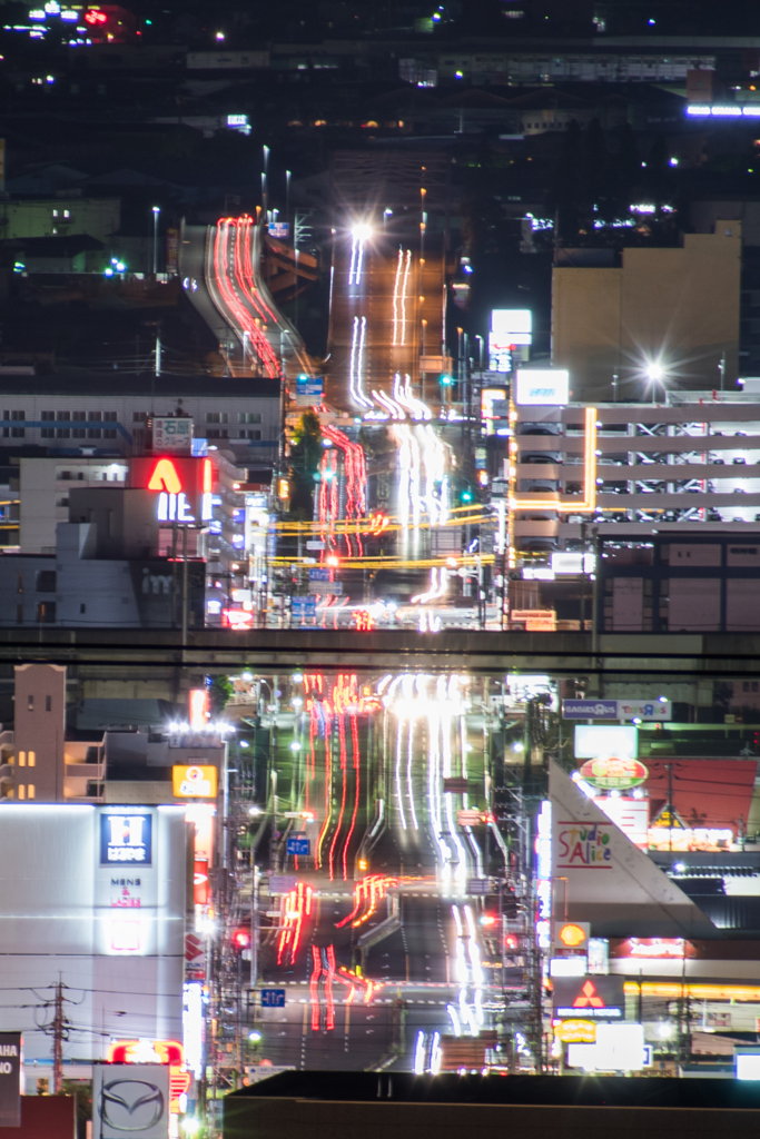 昨日の写真の夜景バージョンです(^^)