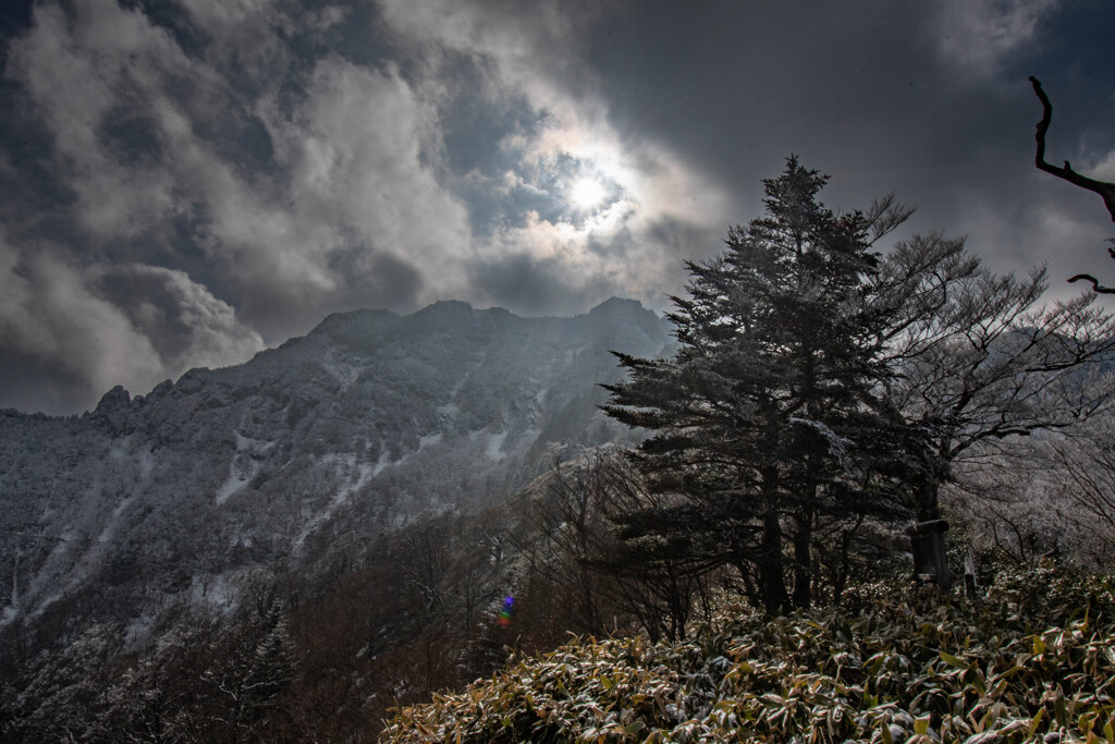 霊山からの光