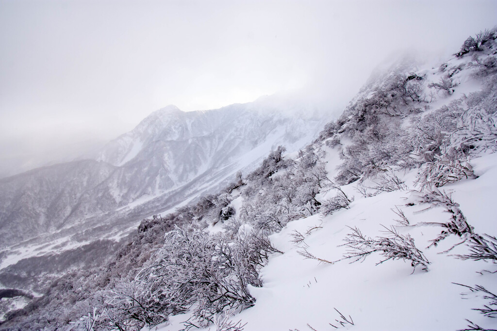 雪の三鈷峰