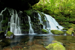 秋田県仁賀保市元滝