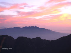 朝焼けの八ヶ岳遠望