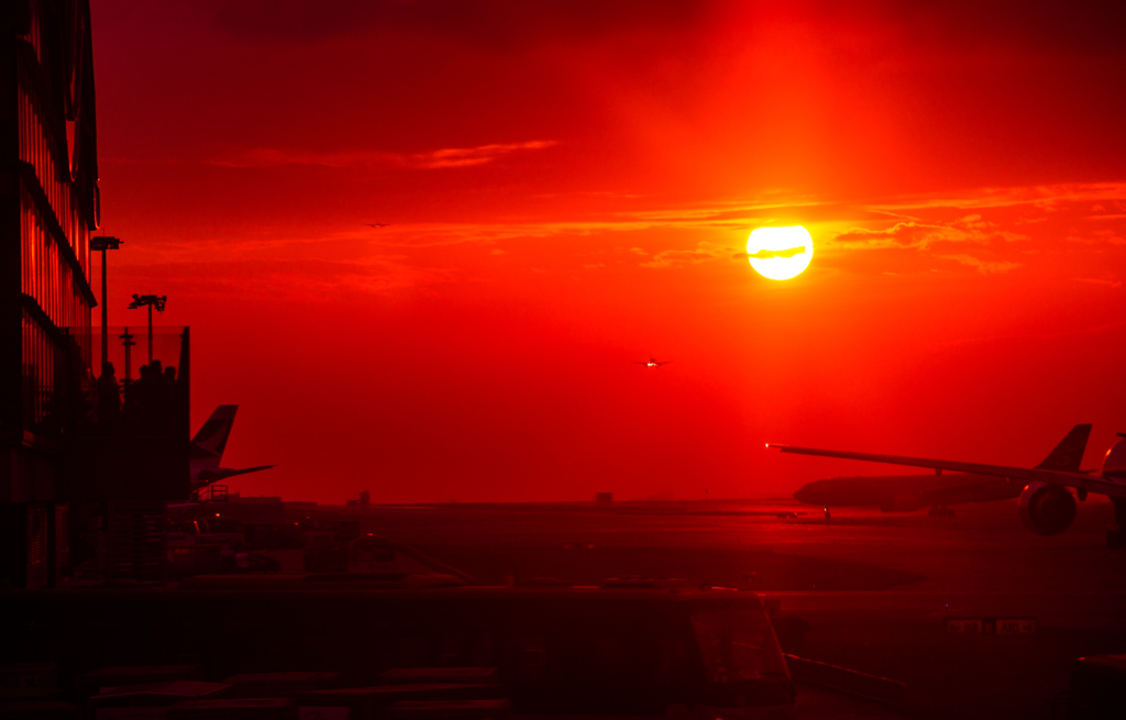 香港国際空港　夕景