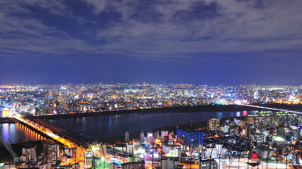 スカイビルより淀川方面