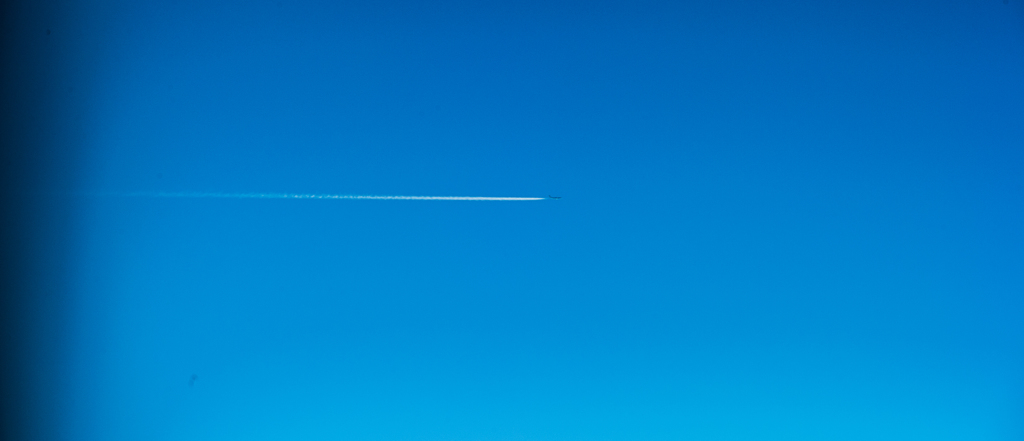 飛行機　窓から