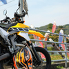 WR250Xと鯉のぼり