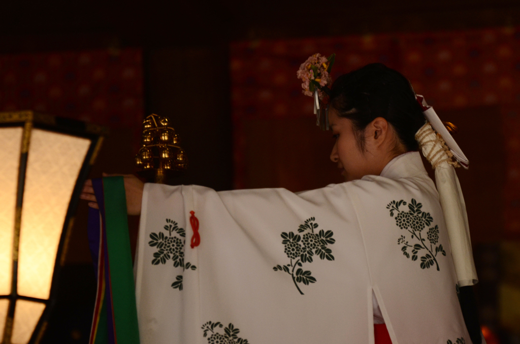 大神神社昭和祭巫女神楽