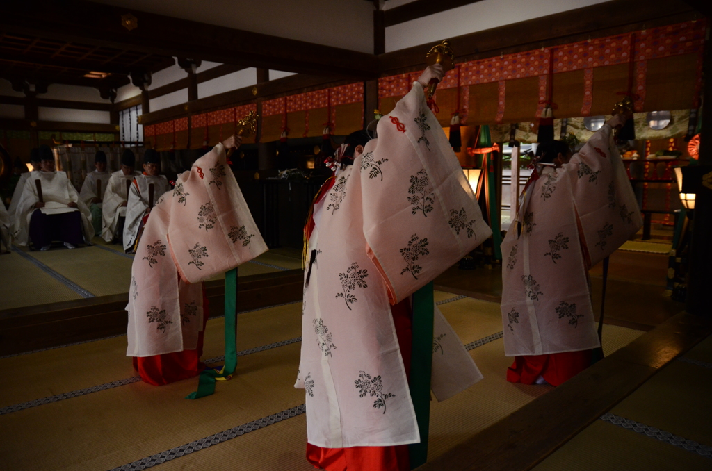 昭和祭その4、巫女神楽1