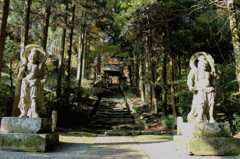 山門の仁王像」