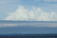 雲下の航海