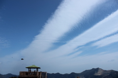 空に続く道