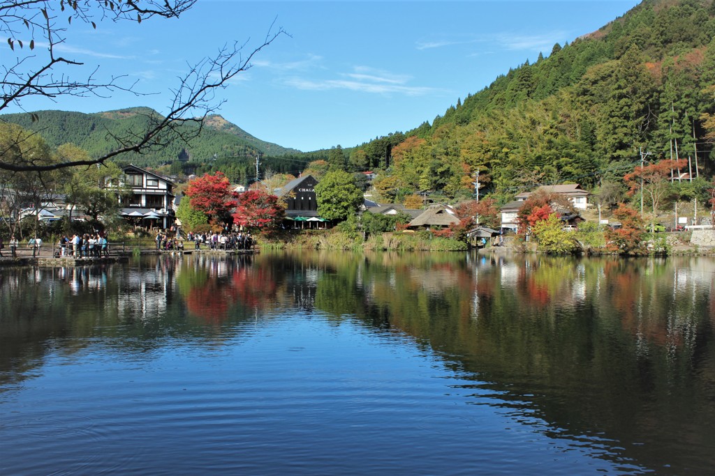 湖畔の秋