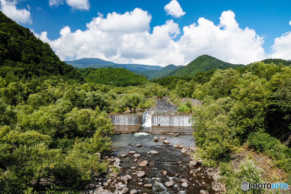 夏の川