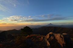 秋空もとの富士。