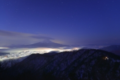 彩り添える雲の海。