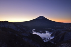 陽を待つ時。