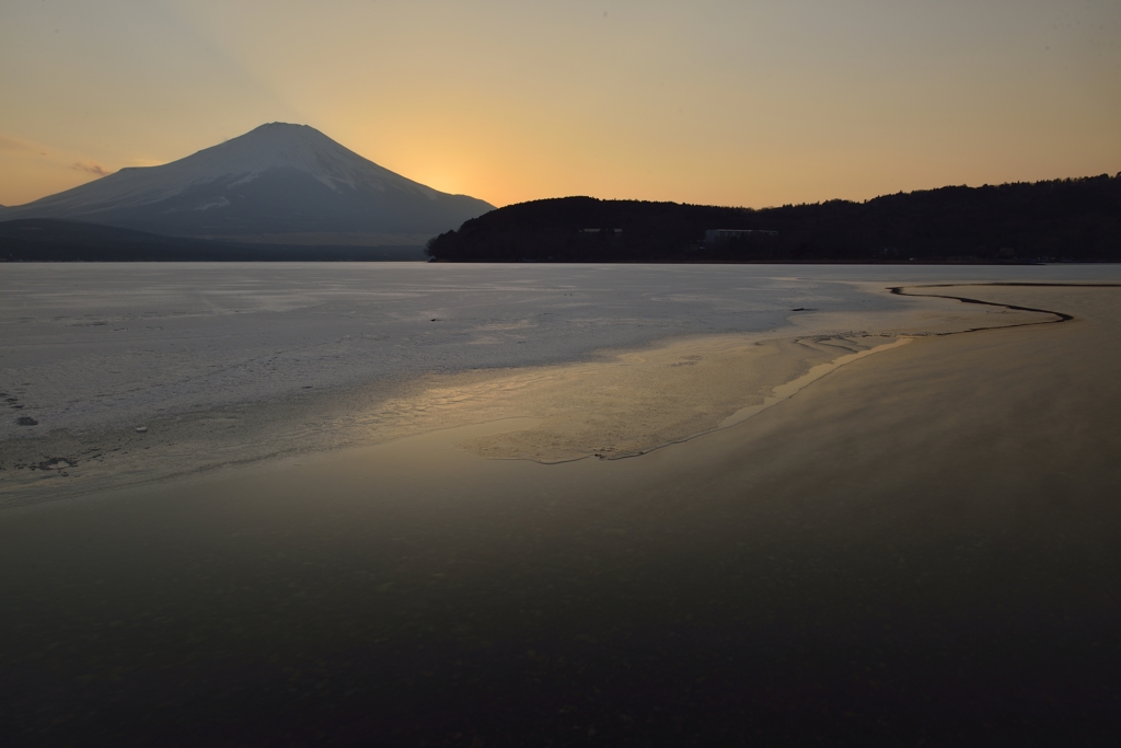 冬は、遠ざかる。
