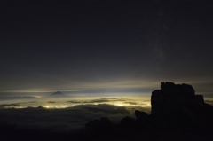 金峰山から望む富士・夜4/7