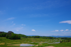 青空と棚田