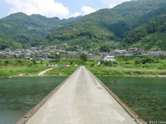 浅尾沈下橋　夏の景