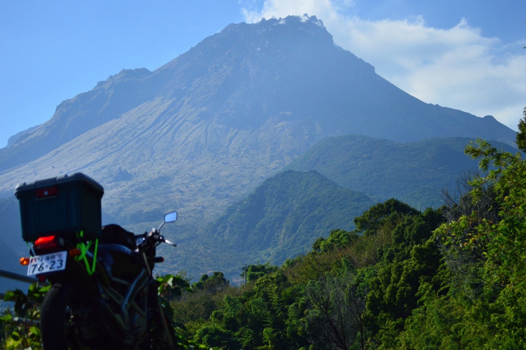 バイクと山