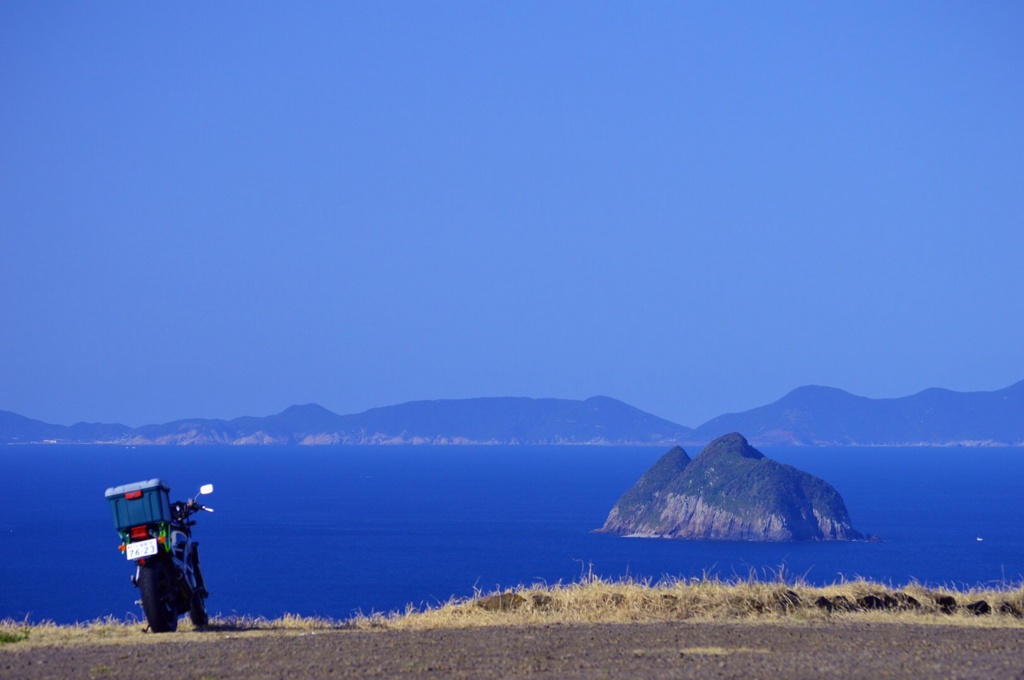 バイクと海