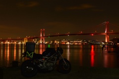 バイクと橋