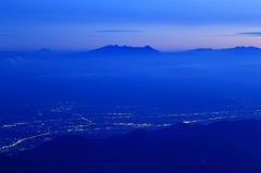 夕霞に浮かぶ八ヶ岳