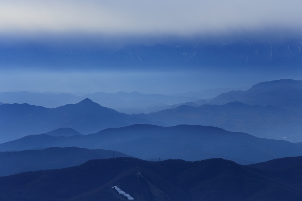 青い山波２