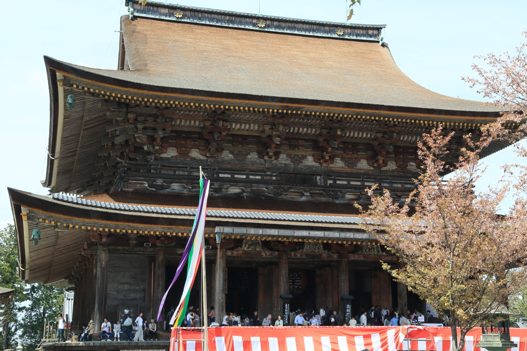山下の蔵王堂なう