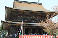 山下の蔵王堂なう