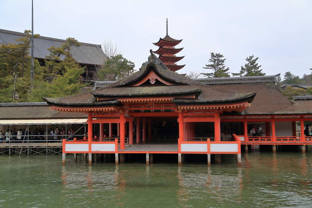 客神社祓殿正面なう