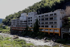 廃墟(´･_･`)