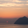 小島と夕陽