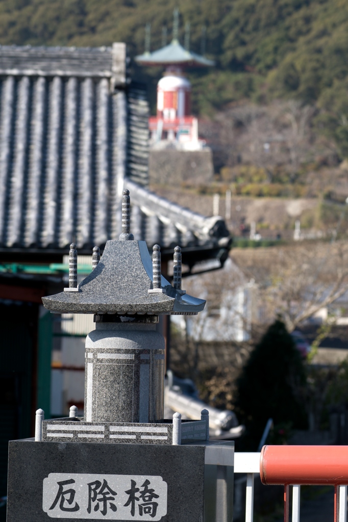 大晦日の日和佐　大と小の多宝塔