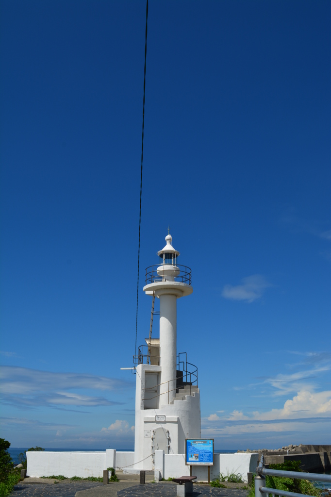 灯台と青空