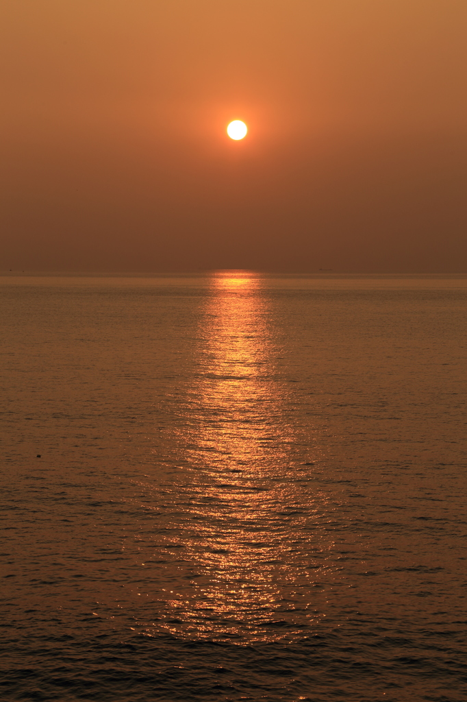 まんまる夕日