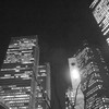 都会のライトアップ<モノクロver>