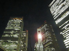 都会のライトアップ