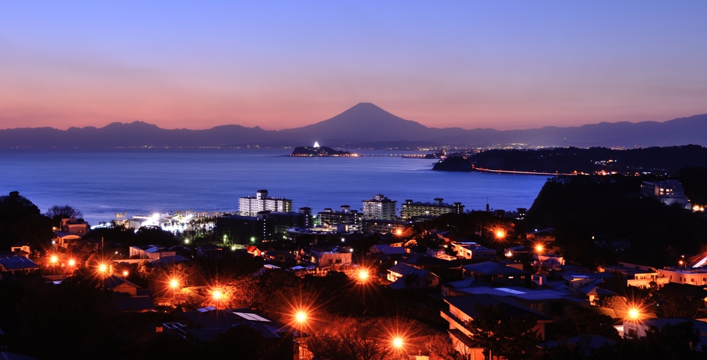 江ノ島越し