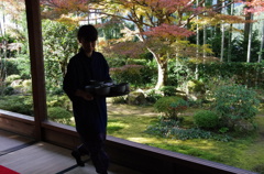 へい、お待ちー。