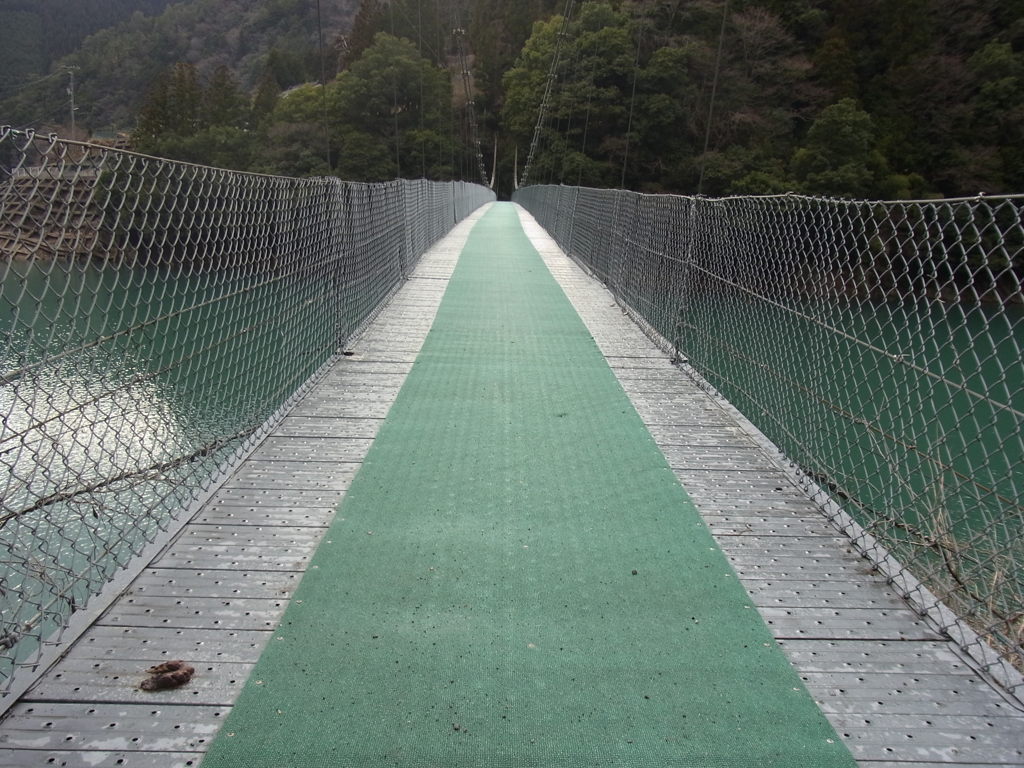 帰宅専用の吊り橋